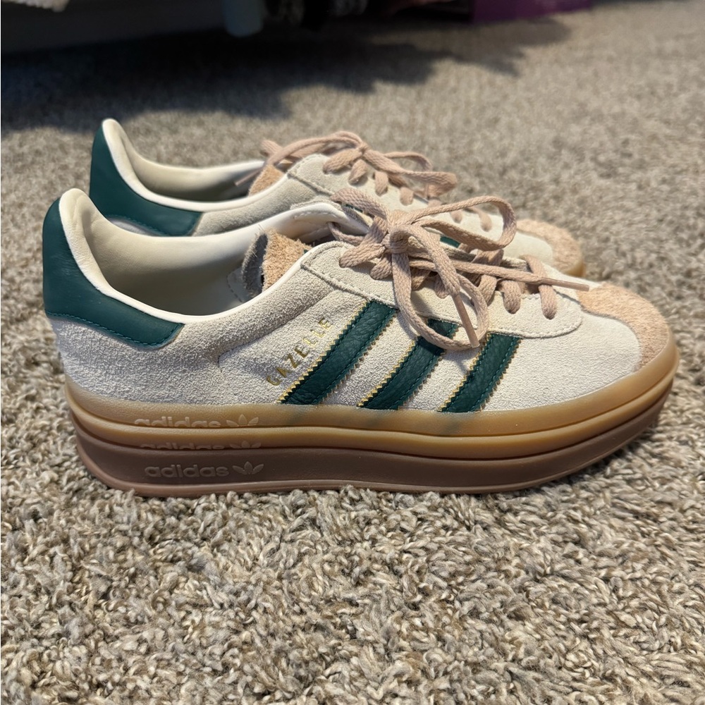Adidas women’s gazelle platform